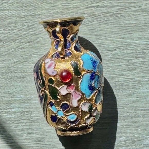 Vintage Cloisonne Miniature Vase Gold Trim Colorful Decorative Collector Item - Picture 4 of 7